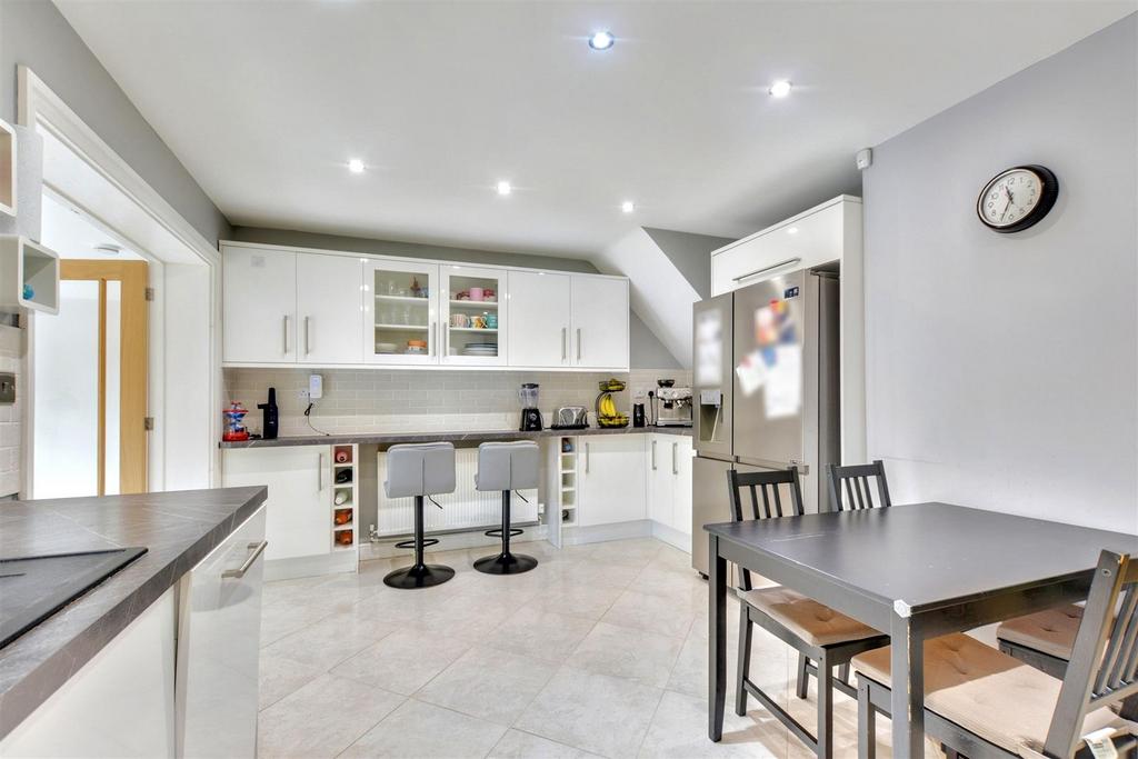 Kitchen 3.jpeg