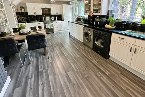 undefined, Edmonton Place, Winshill, Burton-on-Trent, DE15