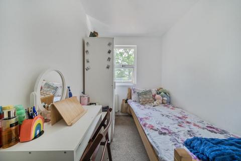 undefined, Horsell,  Woking,  Surrey,  GU21