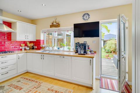 84 Rochford Way, Croydon, CR0 3AH