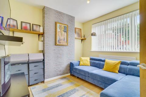 84 Rochford Way, Croydon, CR0 3AH