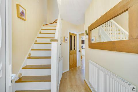 84 Rochford Way, Croydon, CR0 3AH