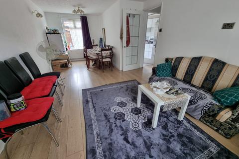3 bedroom townhouse for sale, Martin Close, Leicester, LE4