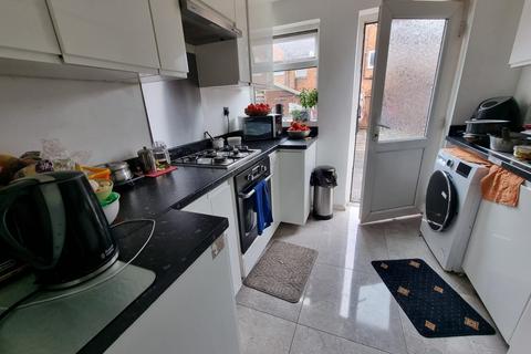 3 bedroom townhouse for sale, Martin Close, Leicester, LE4