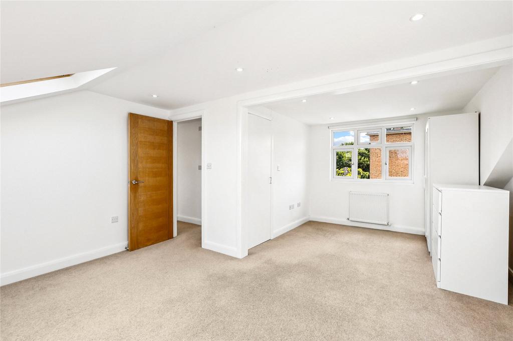 Principal bedroom