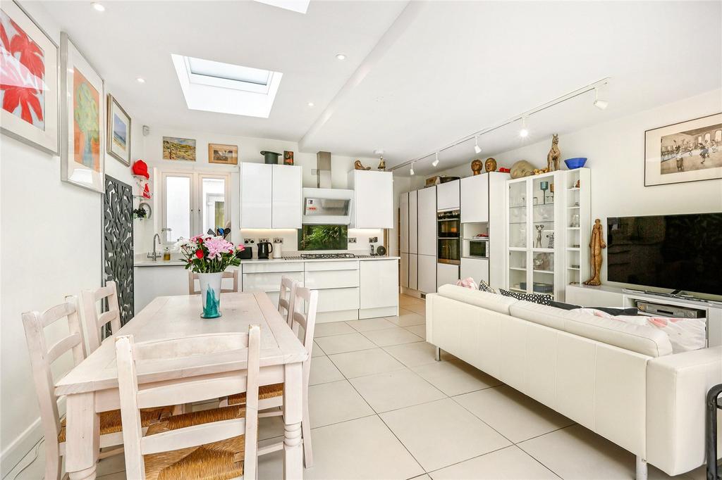 Kitchen/Dining