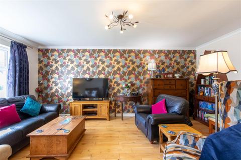 41 Abbey Lane, Errol, Perth, PH2 7GA