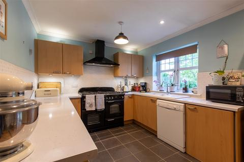 41 Abbey Lane, Errol, Perth, PH2 7GA