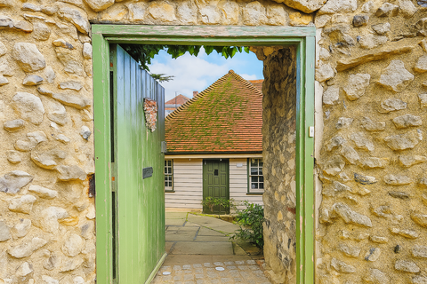 Moat Cottage, 7 Castle Hill, Rochester, ME1 1QQ