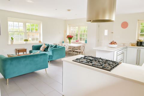 Moat Cottage, 7 Castle Hill, Rochester, ME1 1QQ