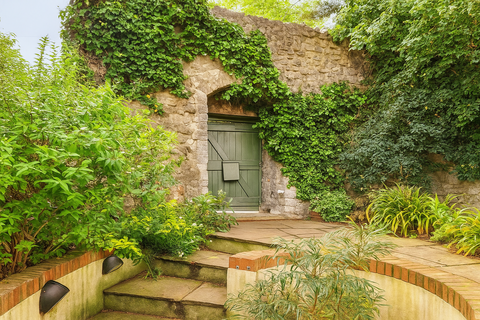 Moat Cottage, 7 Castle Hill, Rochester, ME1 1QQ