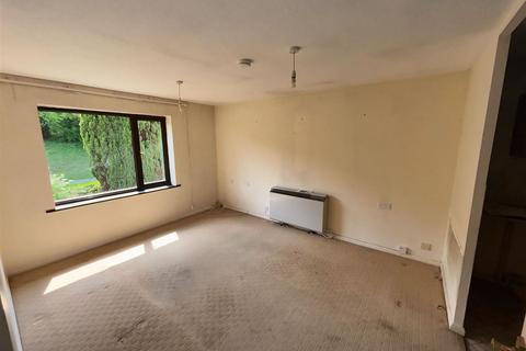 2 bedroom apartment for sale, Dove Close, Princes Park, Chatham