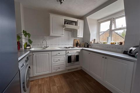 1 bedroom flat for sale, Darwin Court, Gravel Walk, Rochester