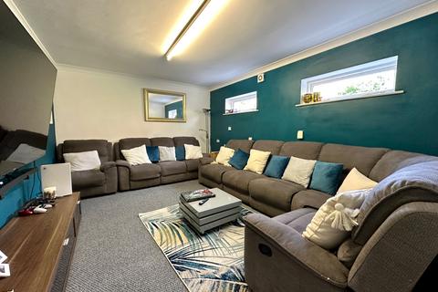 4 bedroom detached house for sale, Lyndhurst Road, Wolverhampton WV3