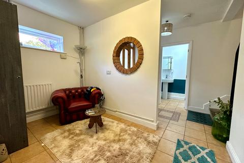 4 bedroom detached house for sale, Lyndhurst Road, Wolverhampton WV3