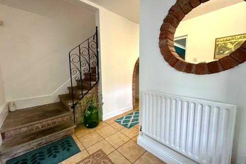 4 bedroom detached house for sale, Lyndhurst Road, Wolverhampton WV3
