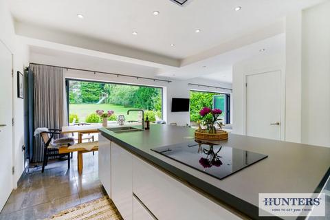 71 Westgate, Guiseley, Leeds, LS20 8HH