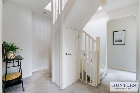 71 Westgate, Guiseley, Leeds, LS20 8HH