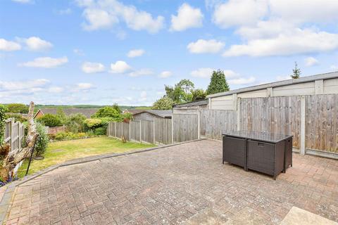 8 Chestnut Drive, Sturry, Canterbury, CT2 0NB