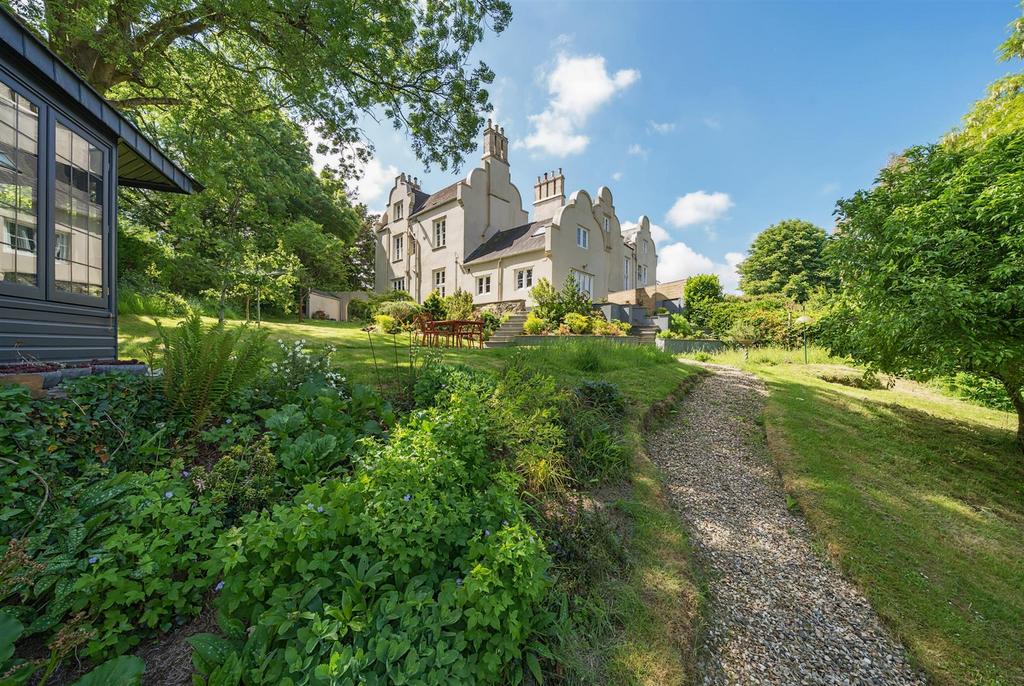 Garden &amp; Side Elevation