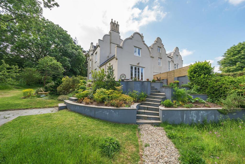 Garden &amp; Side Elevation