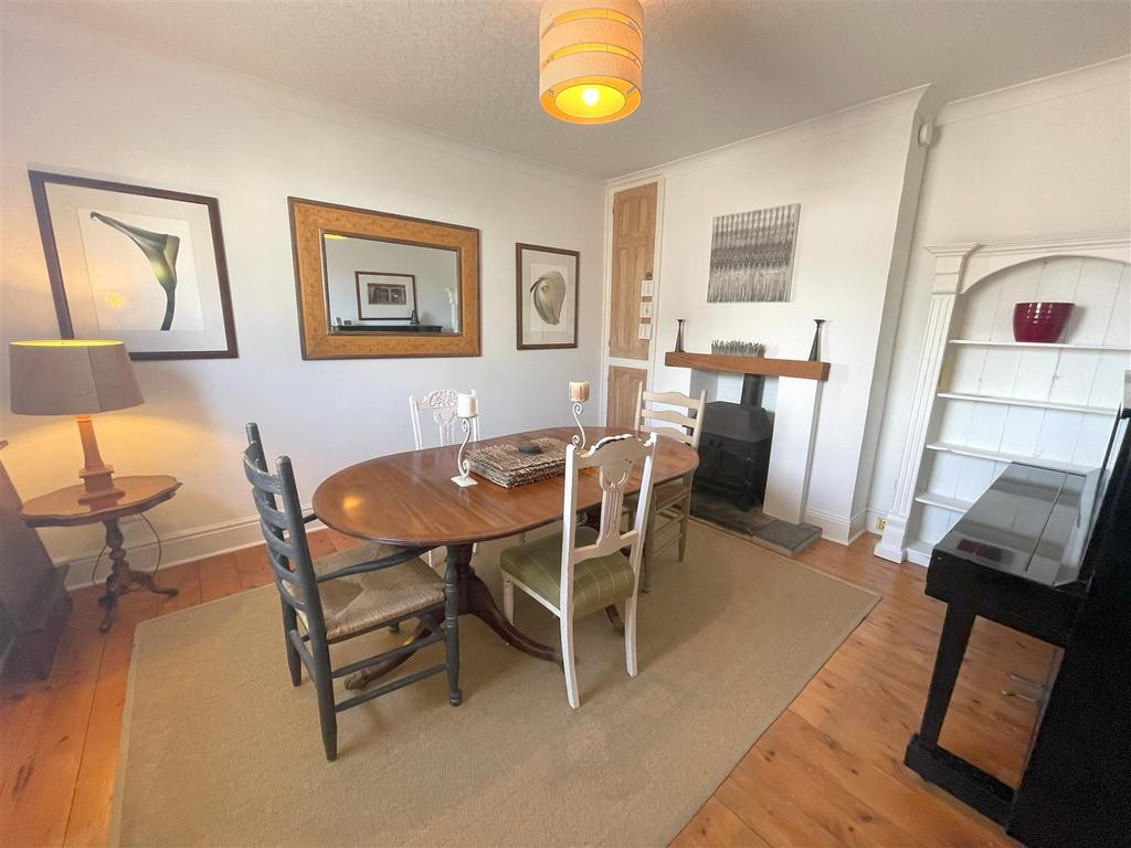 Dining room.jpg