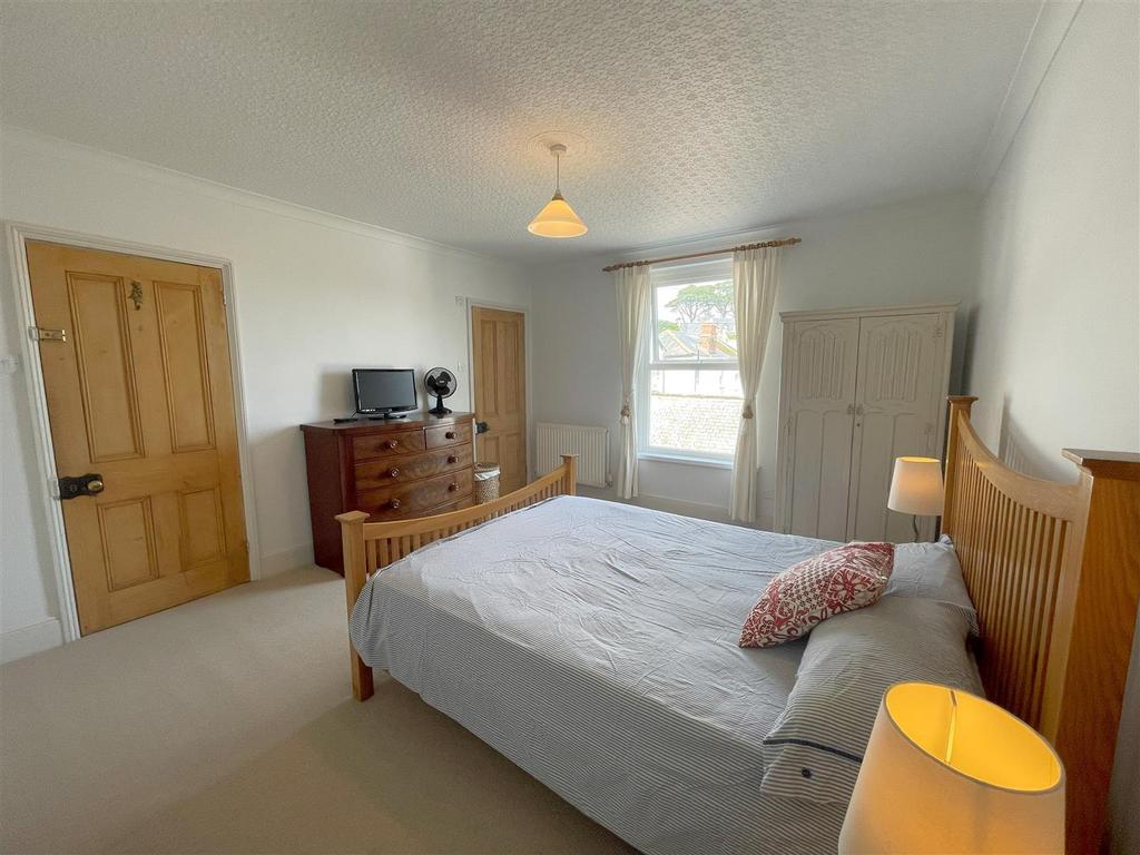 Bedroom one 2.jpg