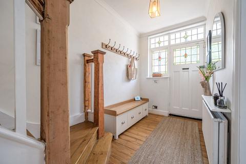10 Oakway, London, SW20 9JE