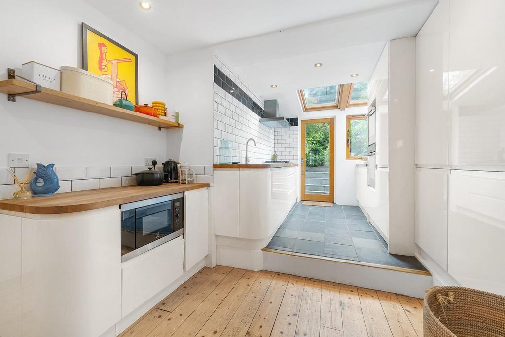 Kitchen.JPG
