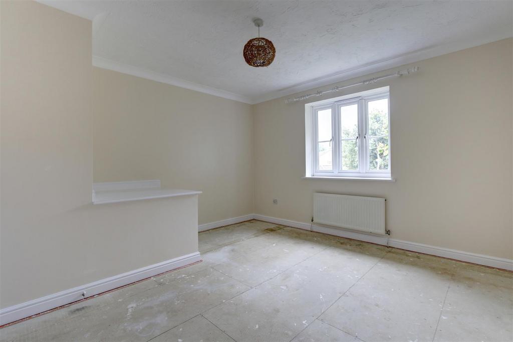 Bedroom 1.jpg