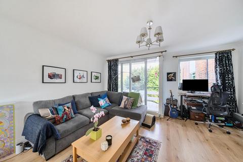 22 White House Drive, Stanmore, HA7 4NQ