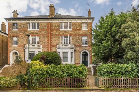 1 bedroom flat for sale, The Barons, St Margarets TW1
