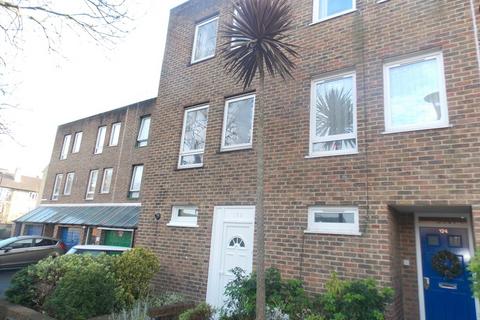 122 Bruce Road, London, E3 3EU