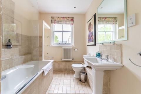2 bedroom flat to rent, Kensington Gardens Square, Notting Hill, London, W2