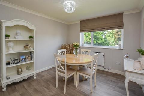 2 bedroom apartment for sale, Eagle Way, Great Warley, Brentwood