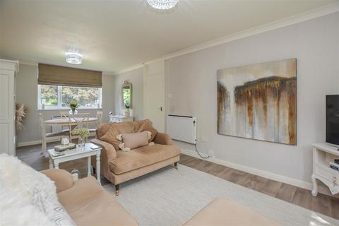 2 bedroom apartment for sale, Eagle Way, Great Warley, Brentwood
