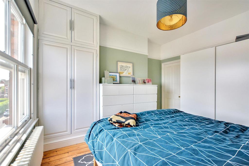 Bedroom 1 3.jpeg