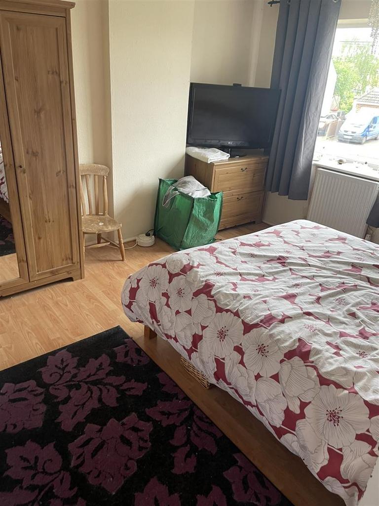 Bed1.JPEG