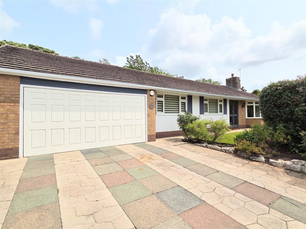 Woodlands Drive