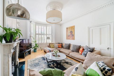 2 Gresley Road, London, N19 3JZ