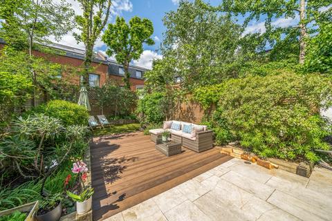 2 Gresley Road, London, N19 3JZ