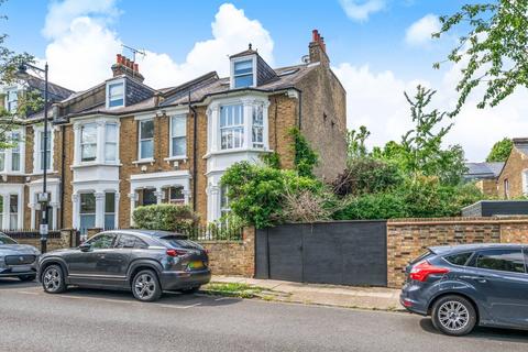 2 Gresley Road, London, N19 3JZ