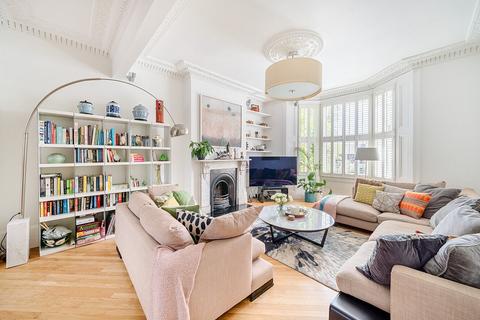 2 Gresley Road, London, N19 3JZ
