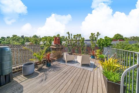 2 Gresley Road, London, N19 3JZ