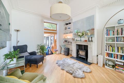 2 Gresley Road, London, N19 3JZ