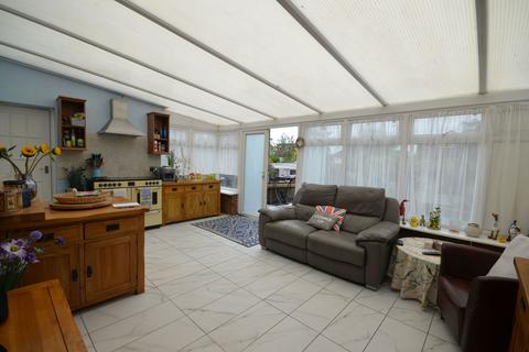 5 bedroom semi-detached house for sale, Vernon Drive, Stanmore, HA7