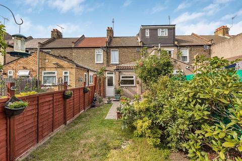 2 bedroom house for sale, Humberstone Road, Plaistow