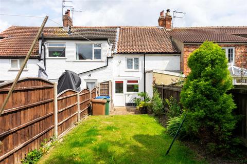 2 bedroom terraced house for sale, Station Road, Keyingham