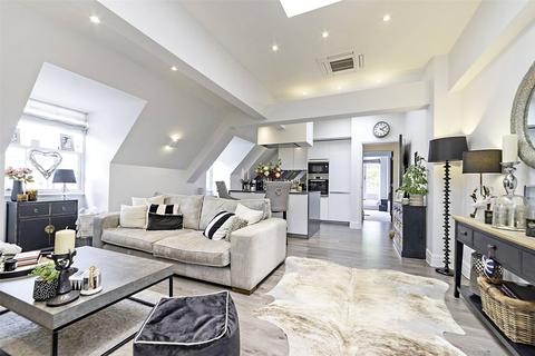 3 bedroom flat to rent, Kew Bridge Road, Brentford, TW8