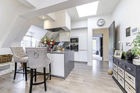 3 bedroom flat to rent, Kew Bridge Road, Brentford, TW8